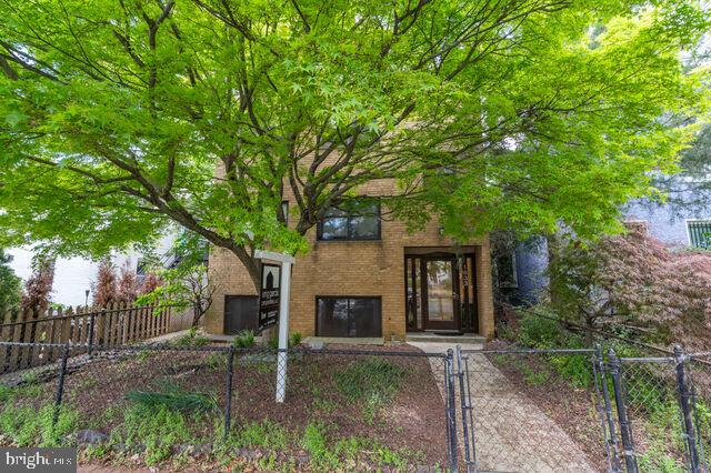 1633 D St Se Property Photo 8