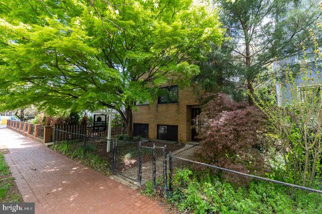 1633 D St Se Property Photo 9