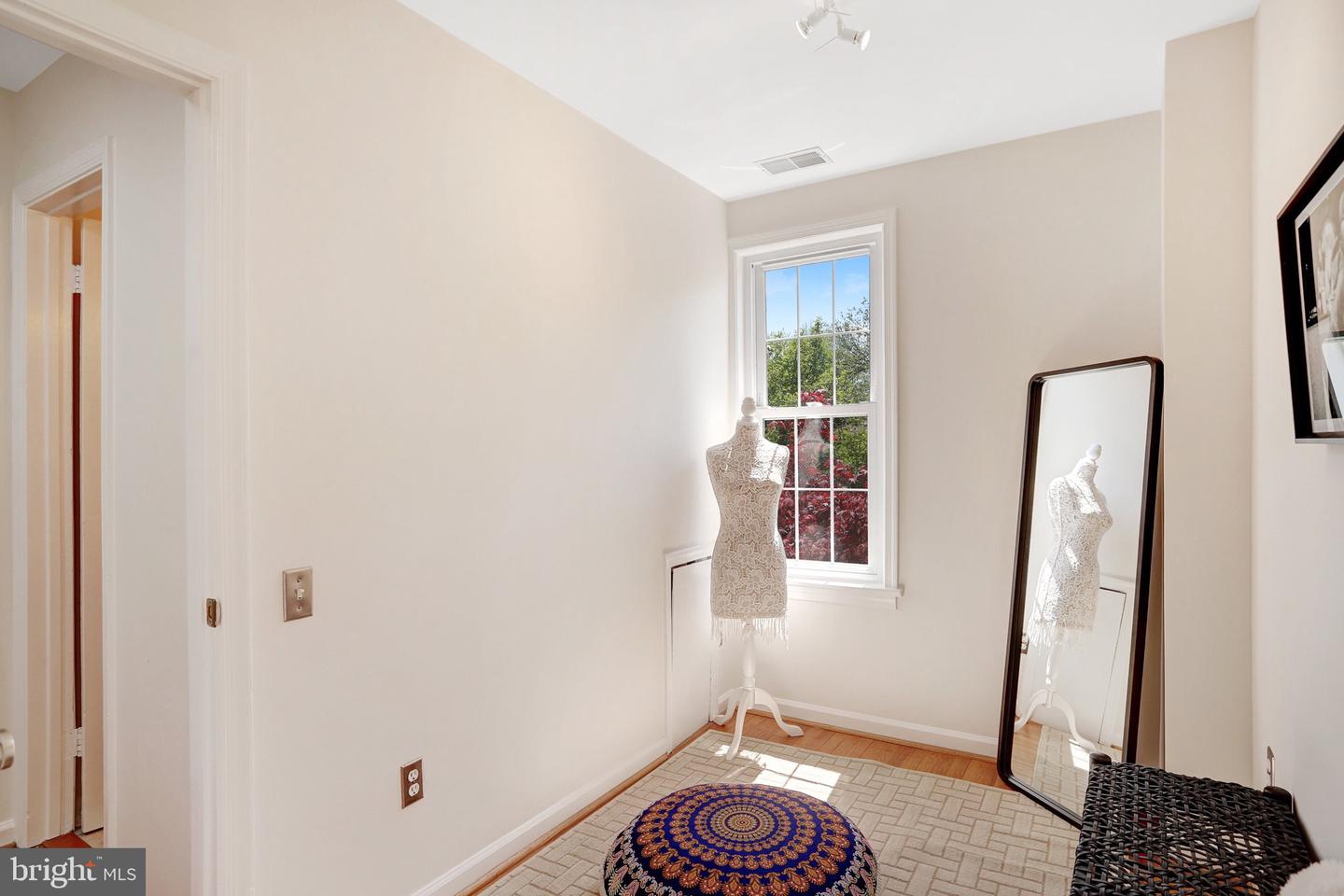 1221 C St Se Property Photo 29