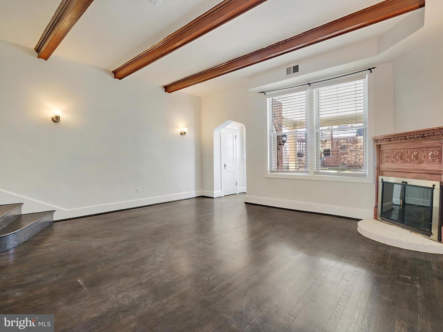 1397 Sheridan St Nw Property Photo 5