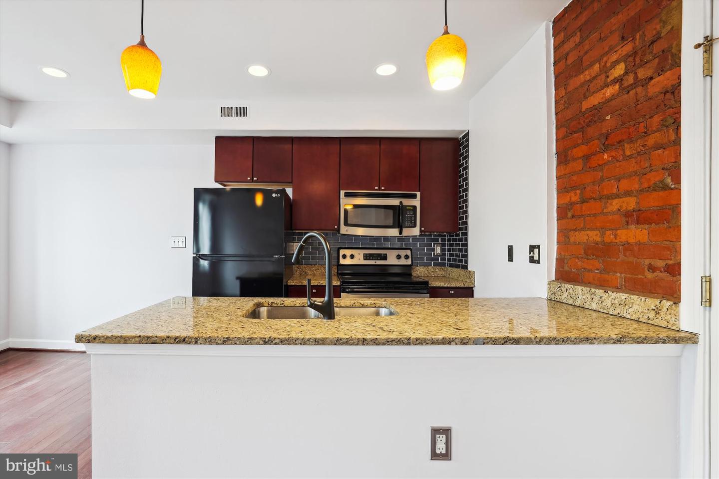 5401-5407 9th St Nw #202 Property Photo 4