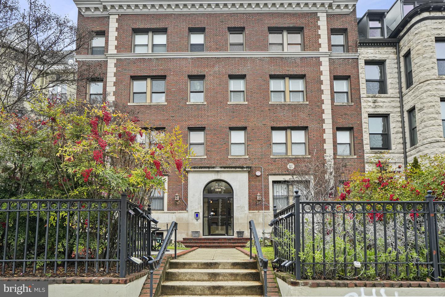 1321 Nw Fairmont St Nw #1 Property Photo 2