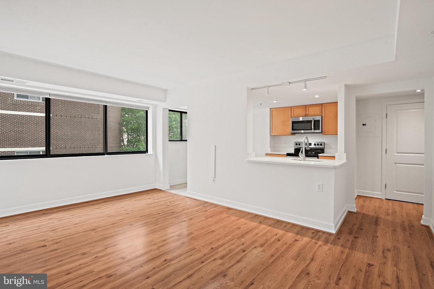 1225 13th St Nw #306 Property Photo 4