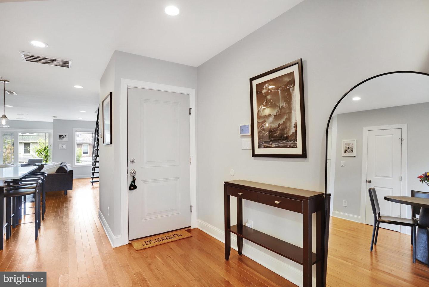 909 Quincy St Nw #3 Property Photo 3