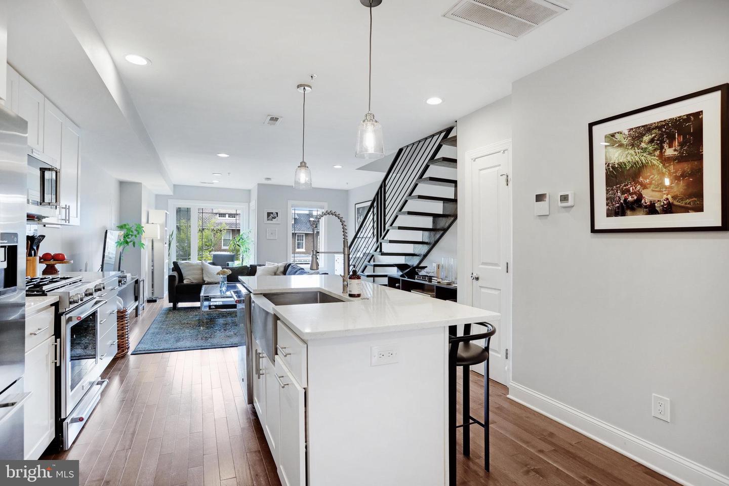 909 Quincy St Nw #3 Property Photo 11