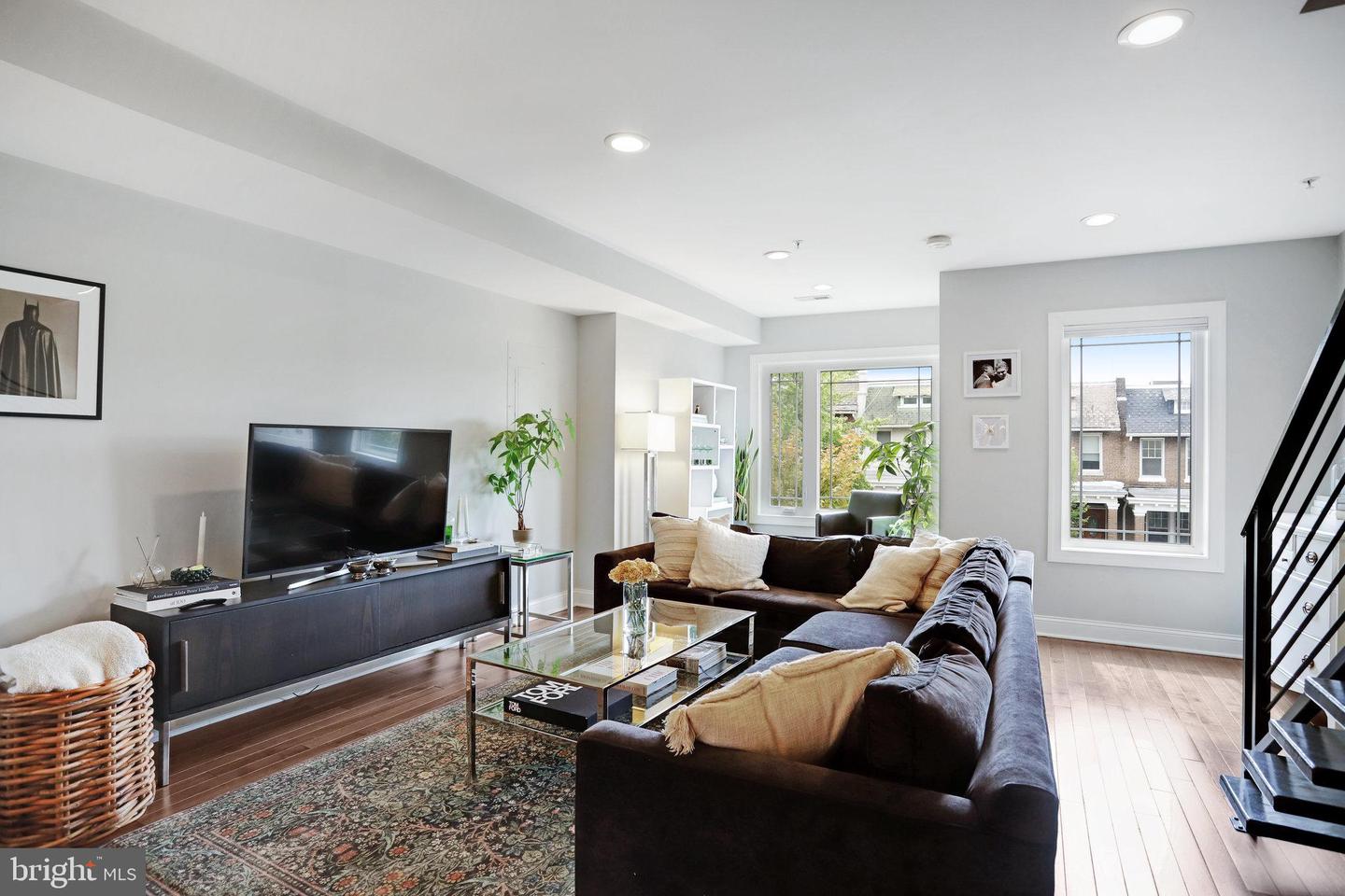 909 Quincy St Nw #3 Property Photo 16
