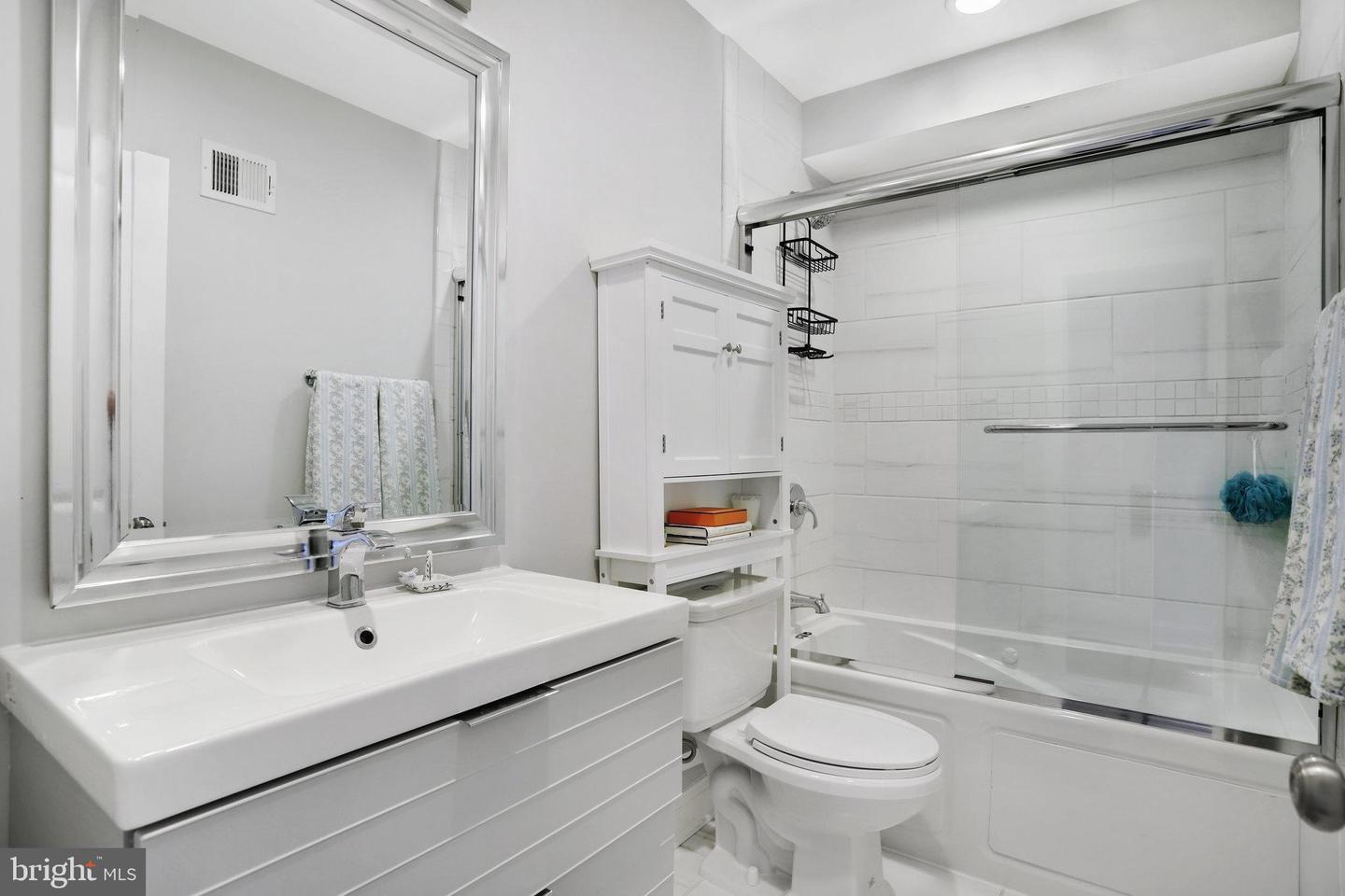 909 Quincy St Nw #3 Property Photo 27