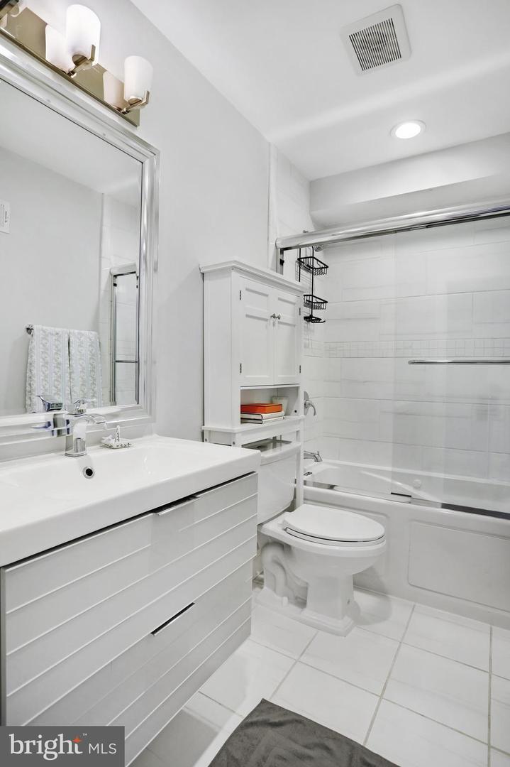 909 Quincy St Nw #3 Property Photo 28