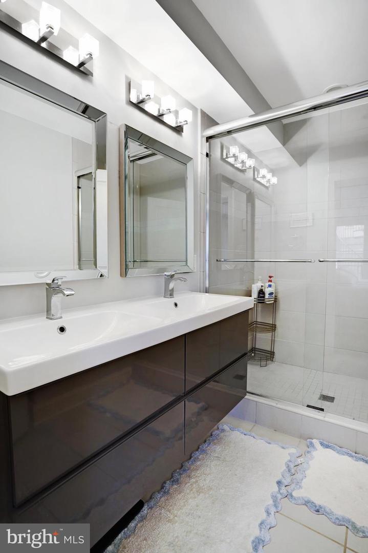 909 Quincy St Nw #3 Property Photo 35