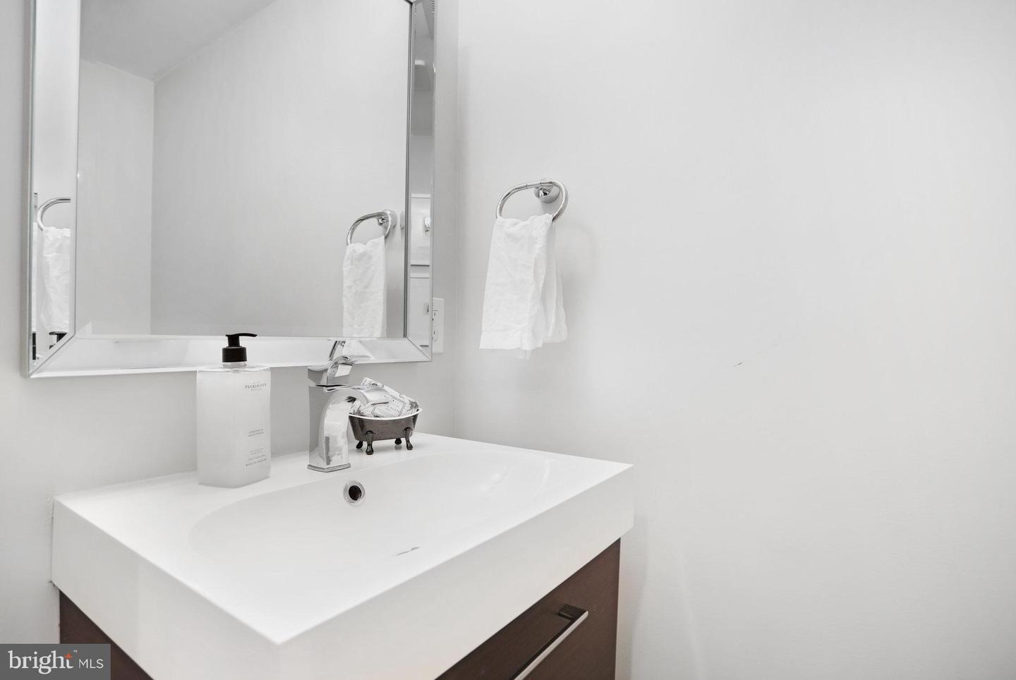 909 Quincy St Nw #3 Property Photo 37