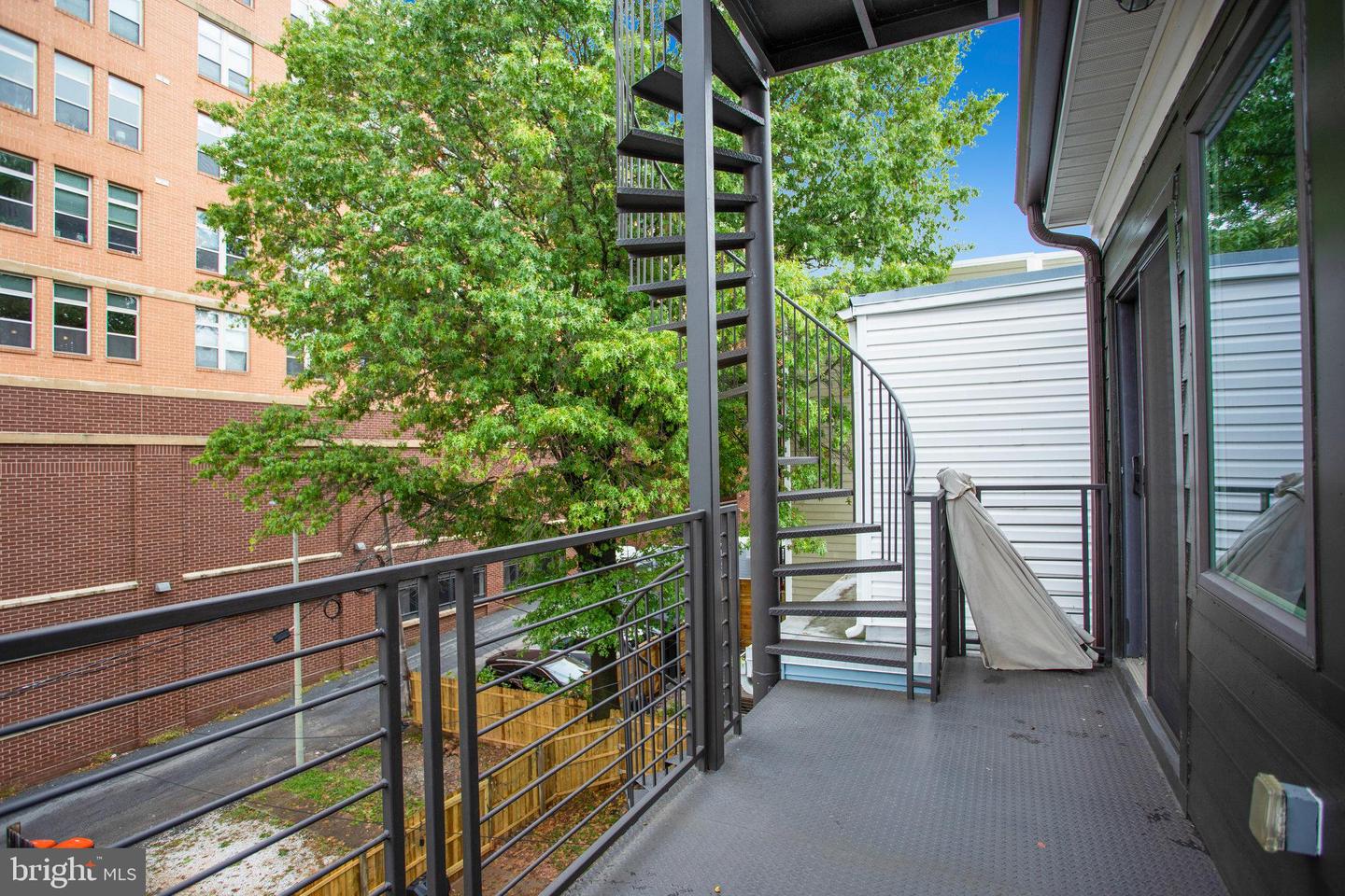 909 Quincy St Nw #3 Property Photo 42