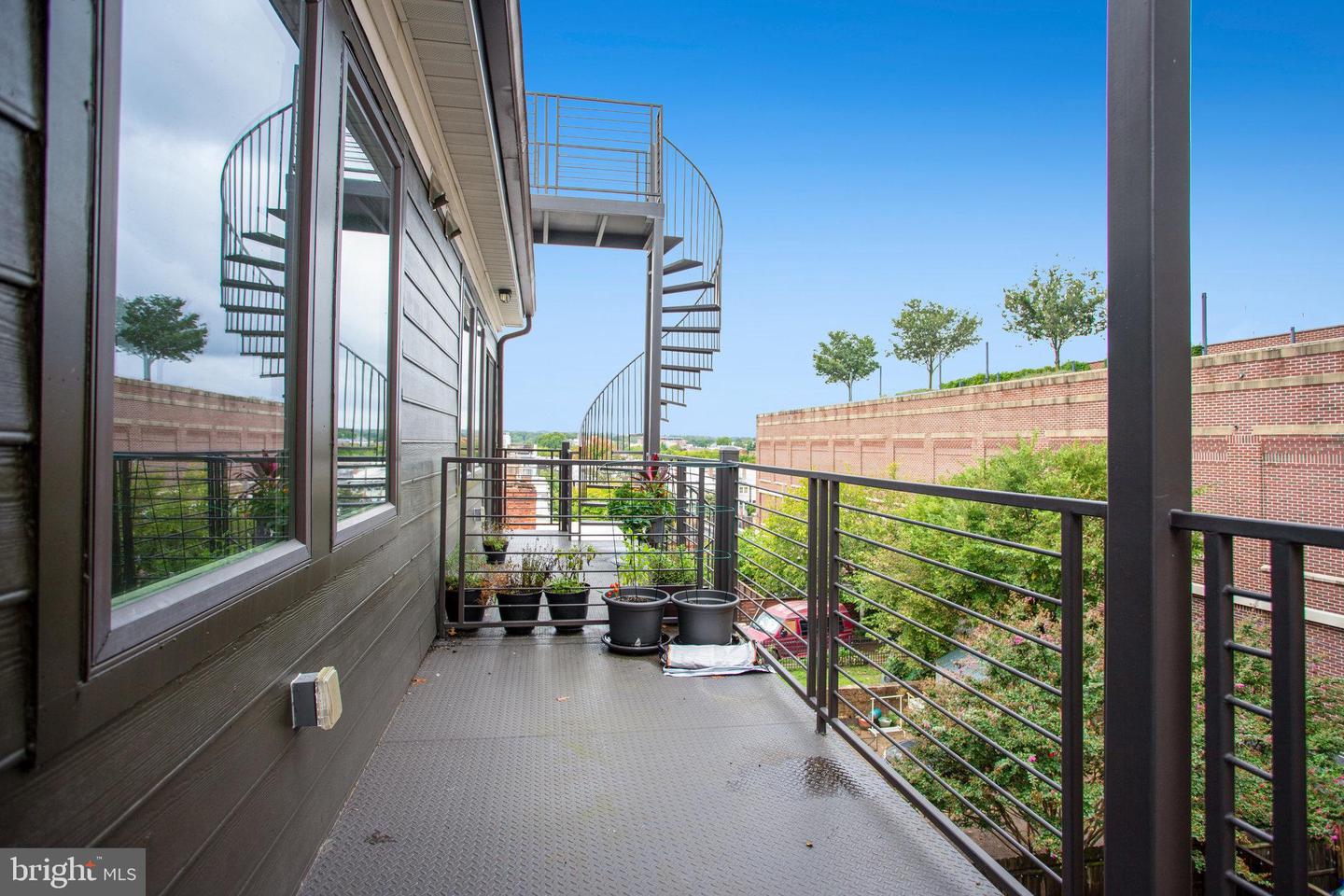 909 Quincy St Nw #3 Property Photo 43