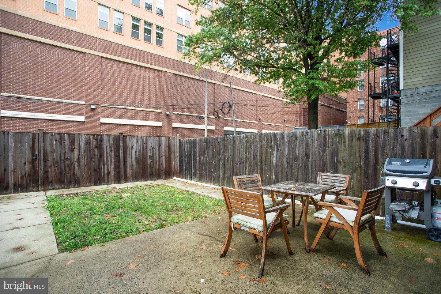 909 Quincy St Nw #3 Property Photo 49