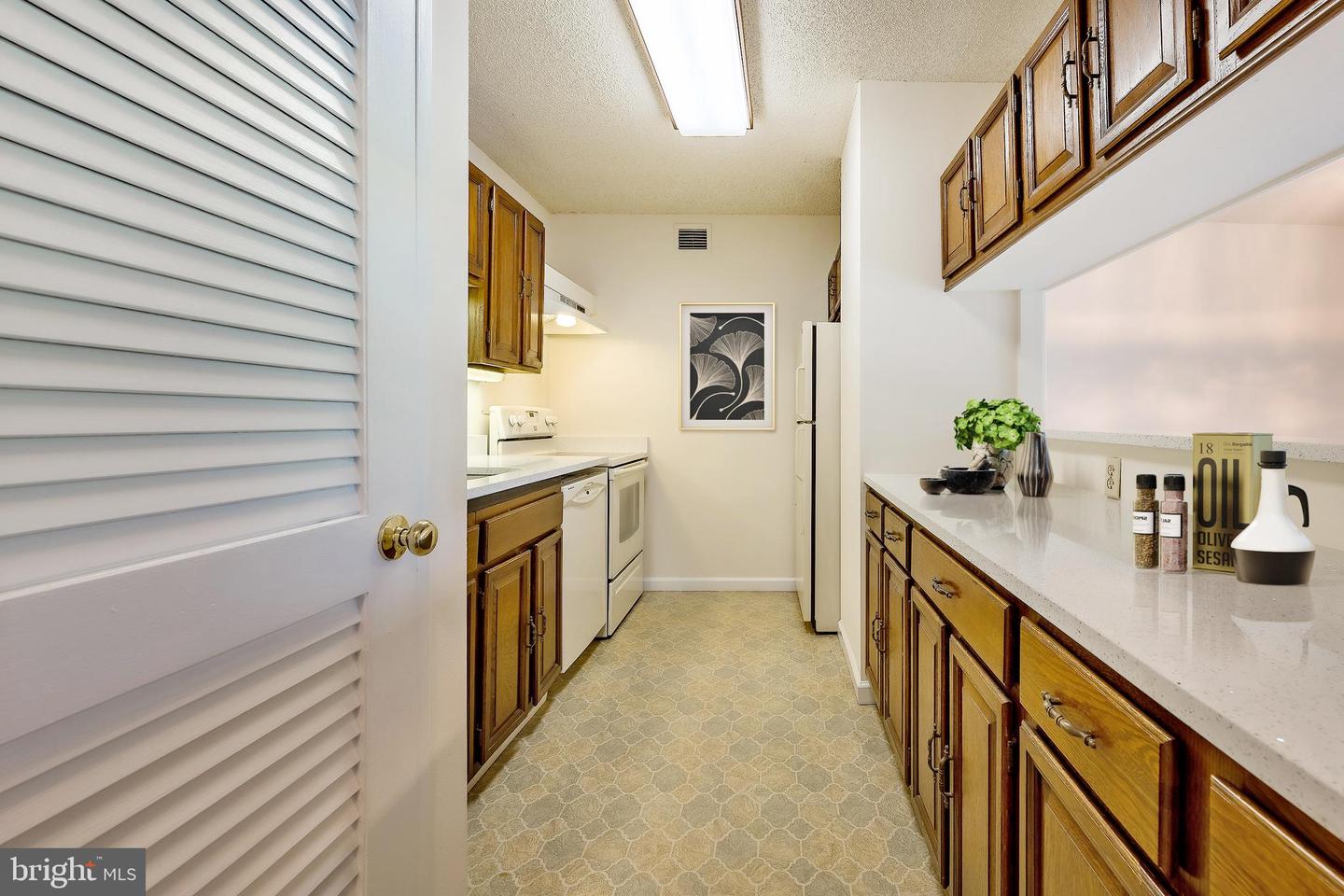 2555 Pennsylvania Ave Nw #716 Property Photo 8