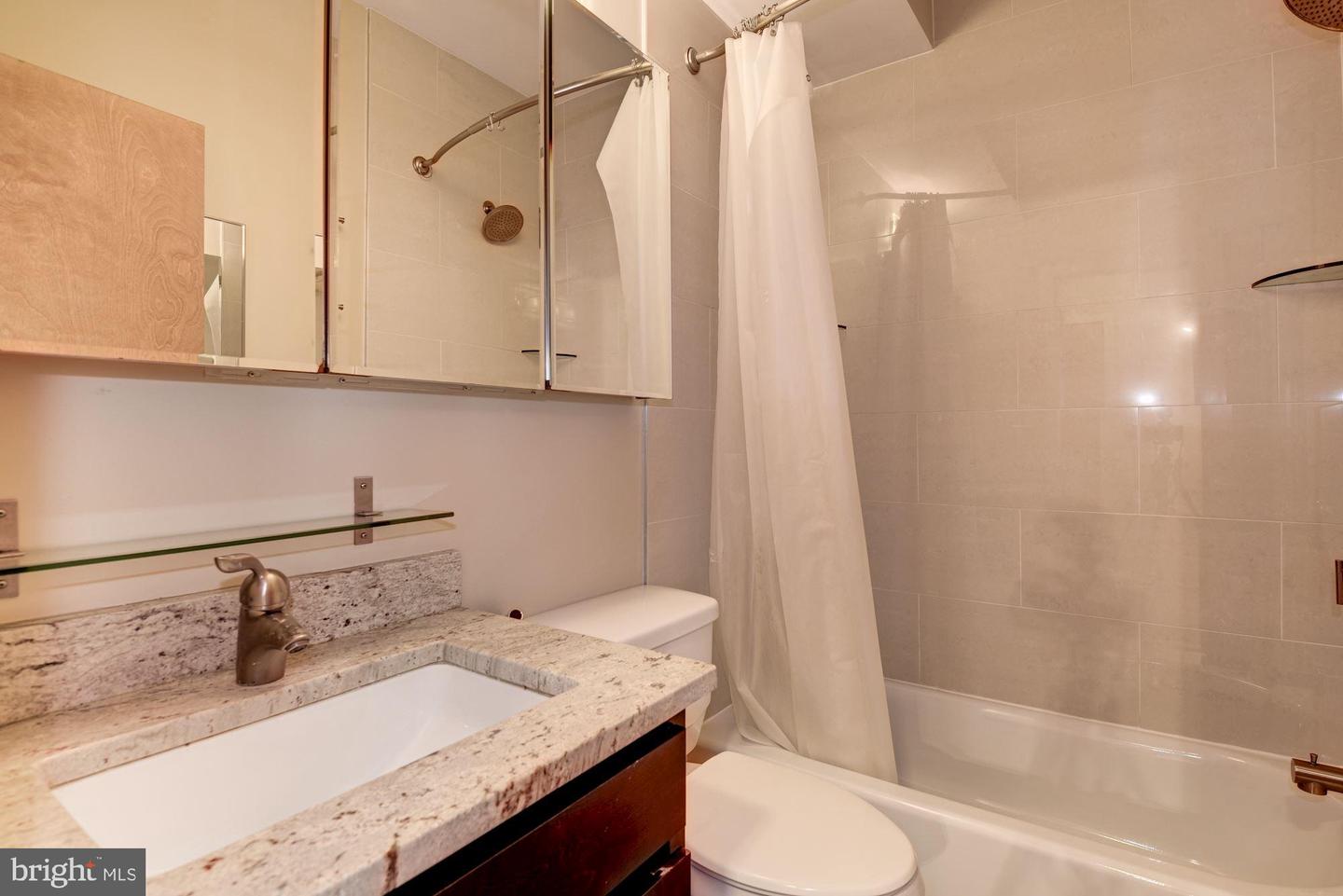 921 Butternut St Nw #303 Property Photo 11