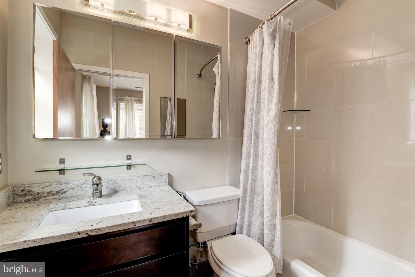 921 Butternut St Nw #303 Property Photo 15