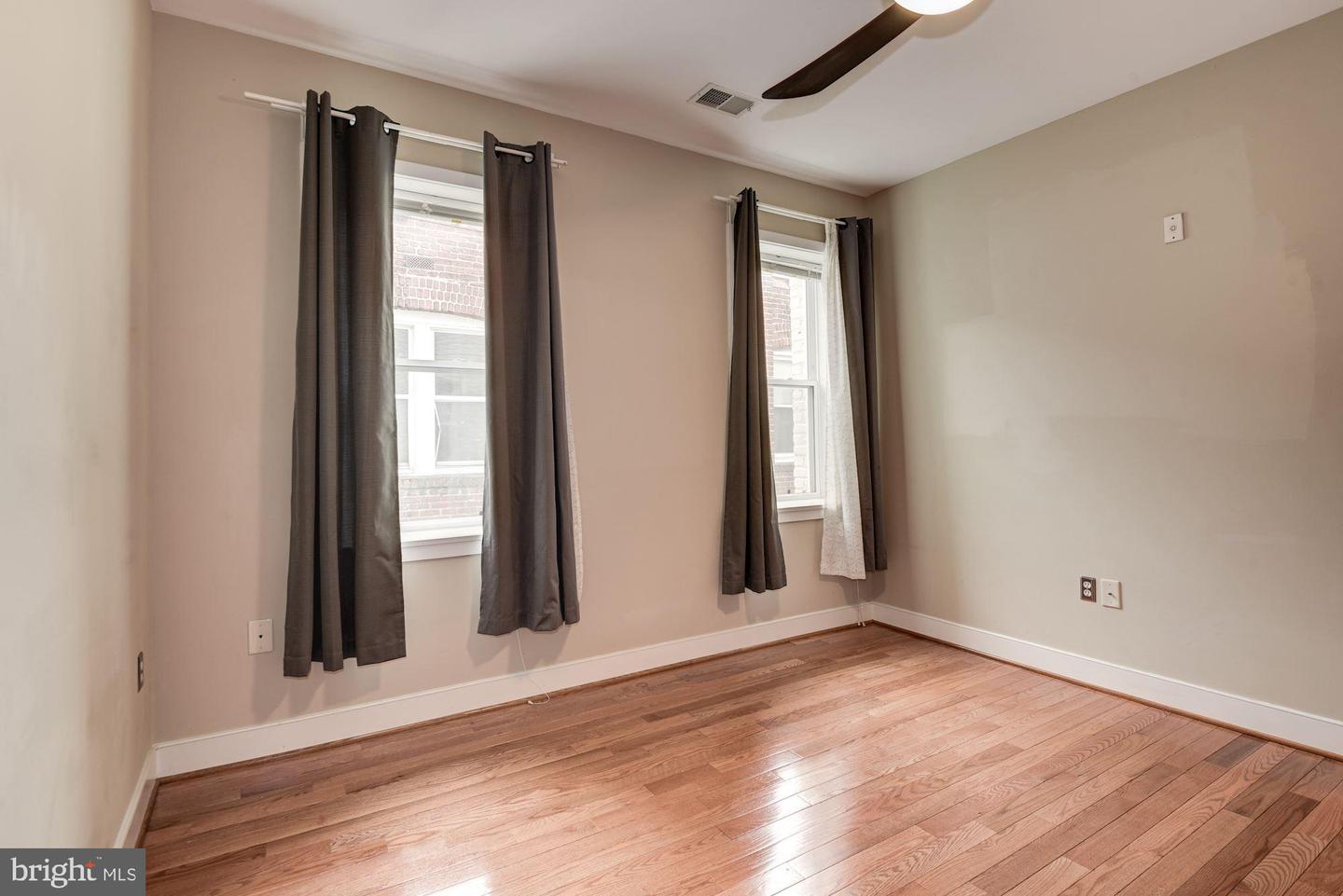 921 Butternut St Nw #303 Property Photo 16