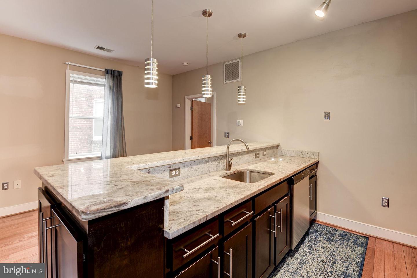 921 Butternut St Nw #303 Property Photo 18
