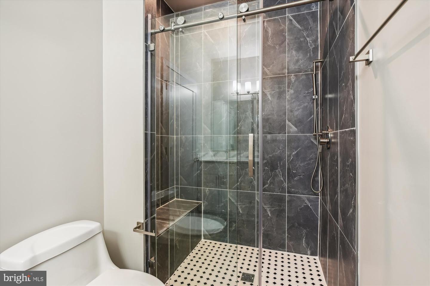 4923 1/2 A St Se Property Photo 14