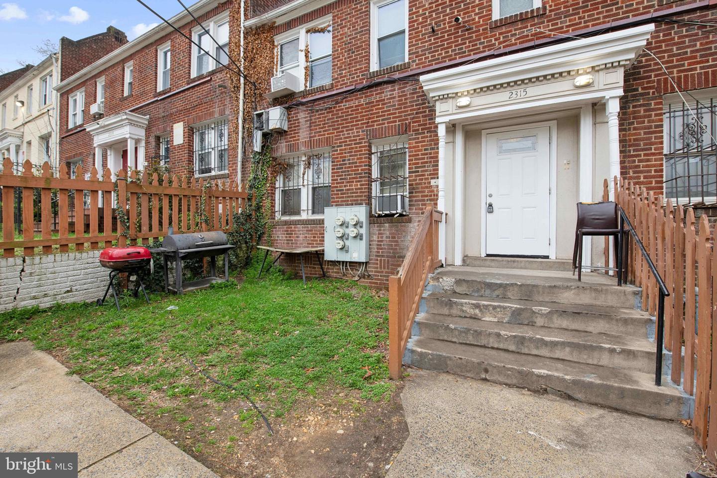 2315 Green St Se Property Photo 3