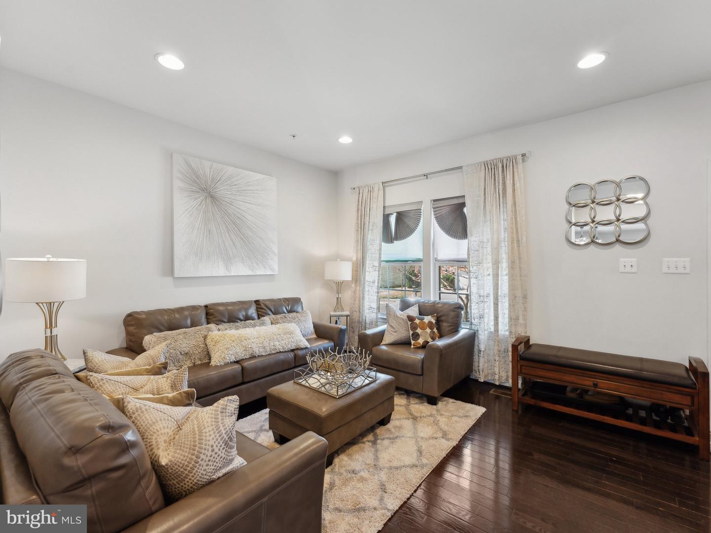 1027 Cook Dr Se Property Photo 5