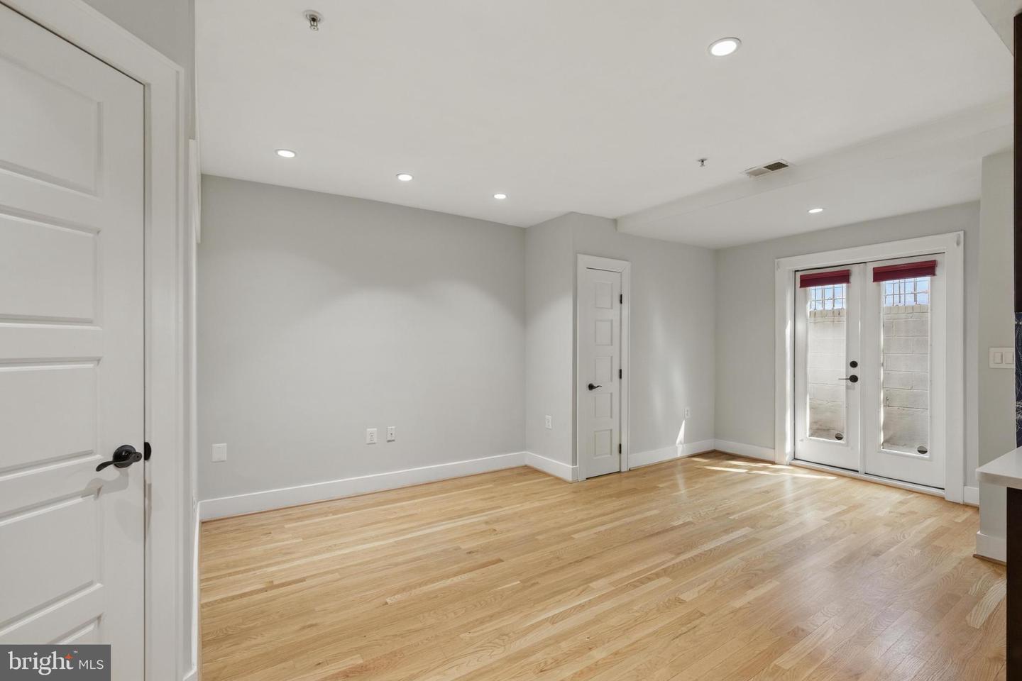 1109 M St Nw #1 Property Photo 3