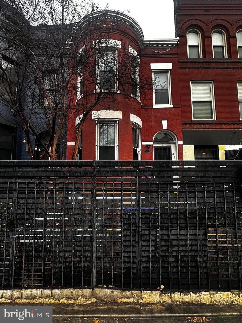 3 New York Ave Nw Property Photo 1