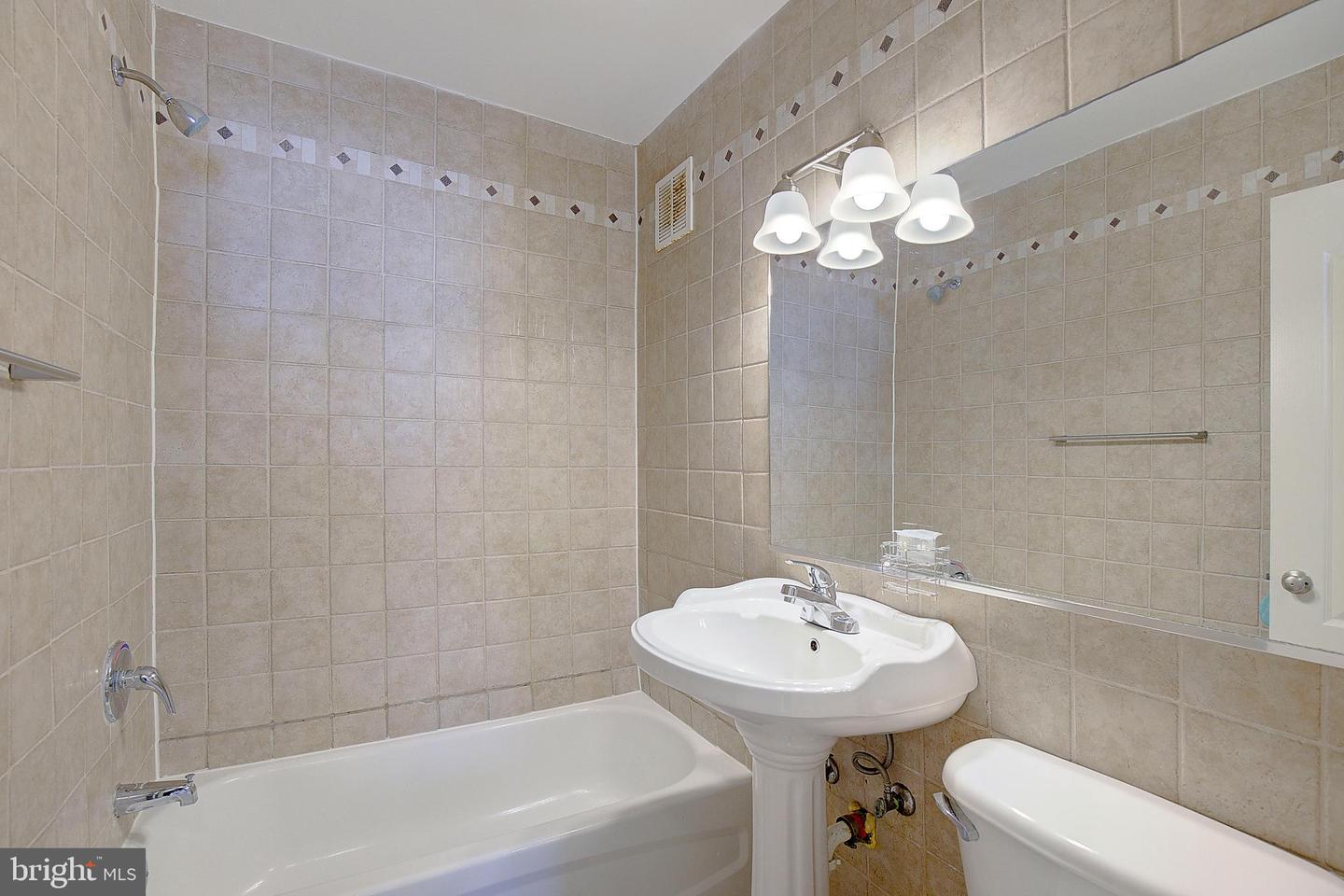 738 Longfellow St Nw #216 Property Photo 25