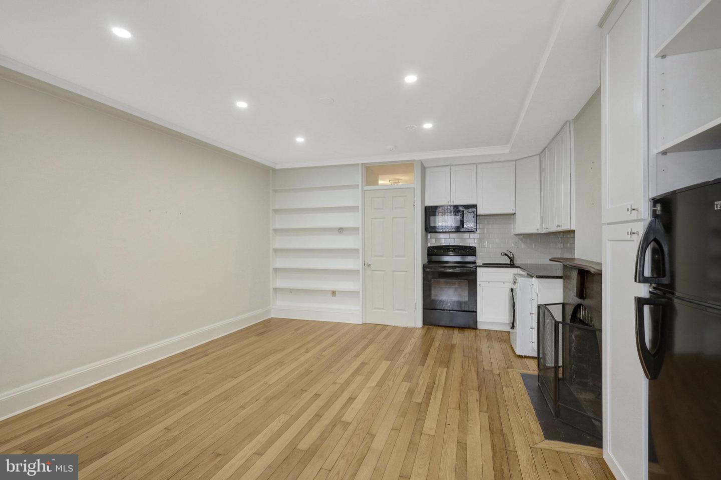 812 E St Se Property Photo 18