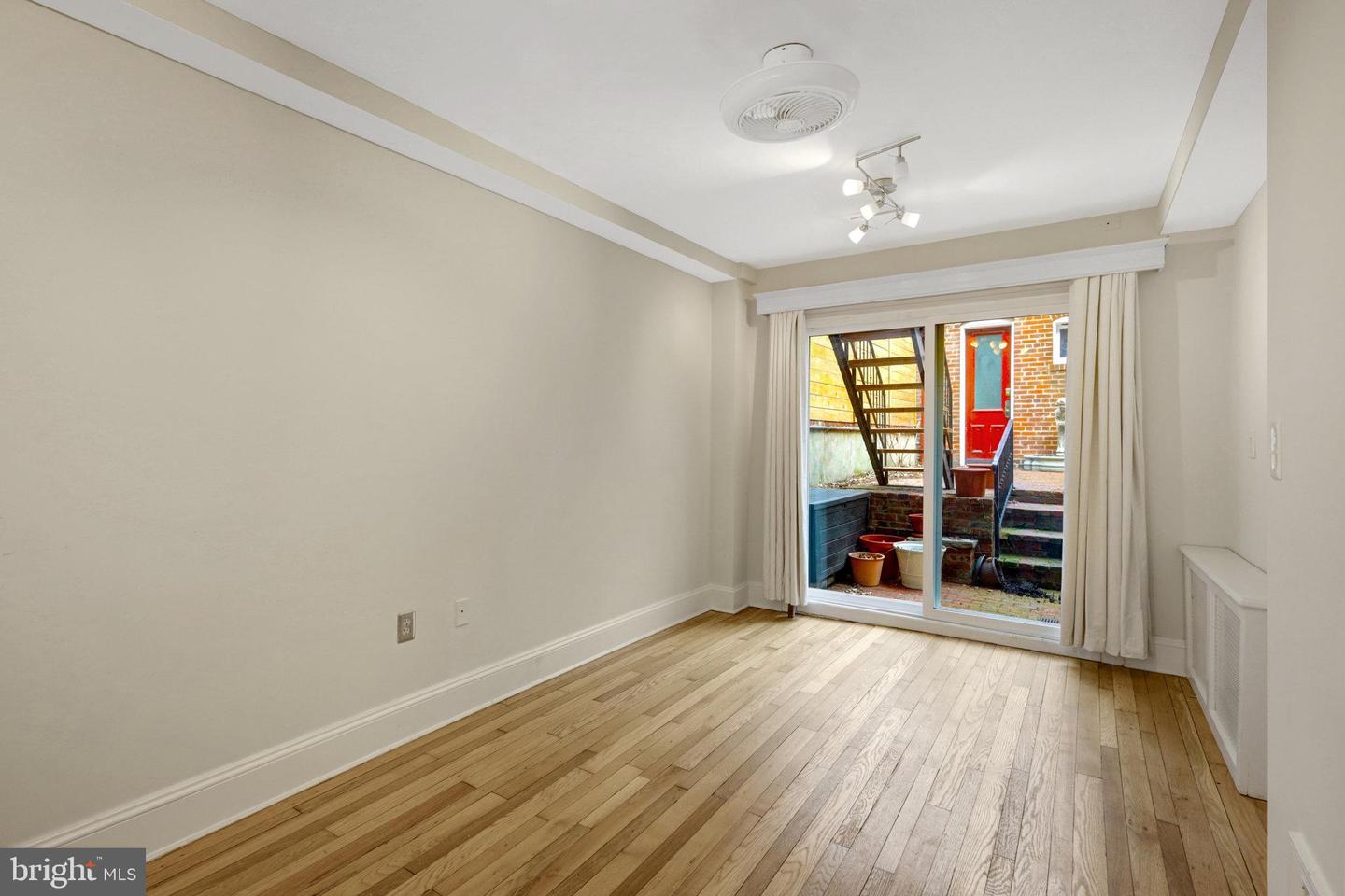 812 E St Se Property Photo 19