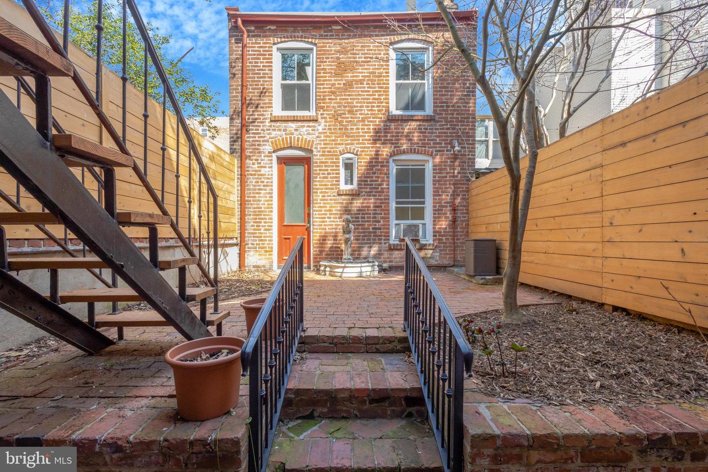 812 E St Se Property Photo 21