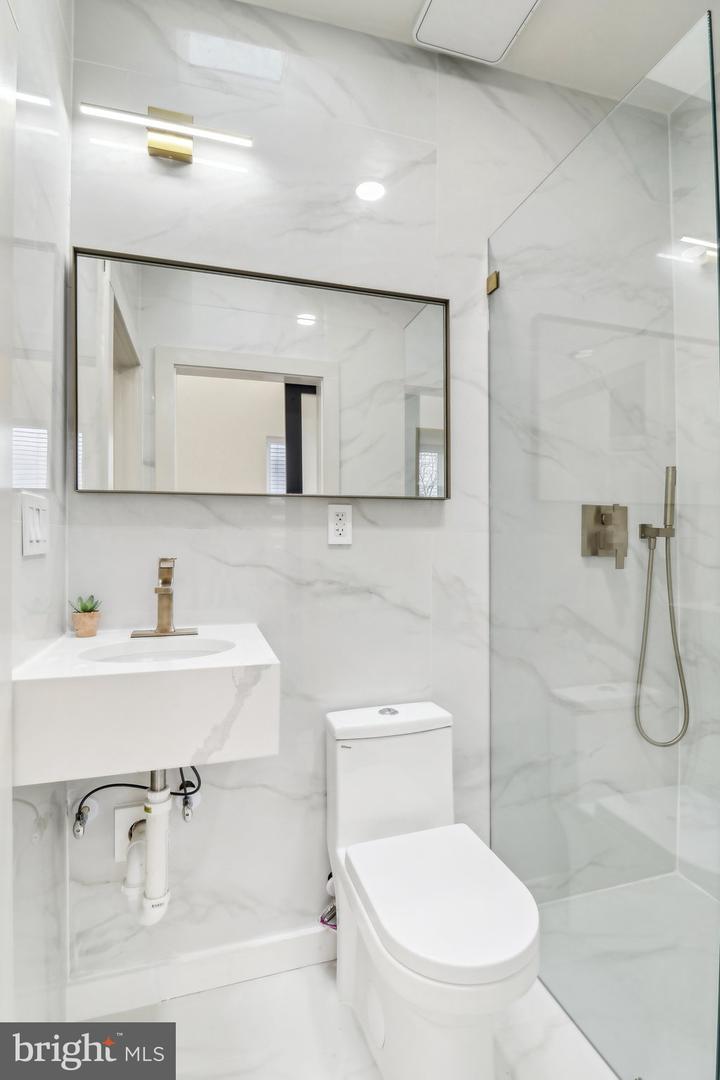 3323 Sherman Ave Nw Property Photo 31