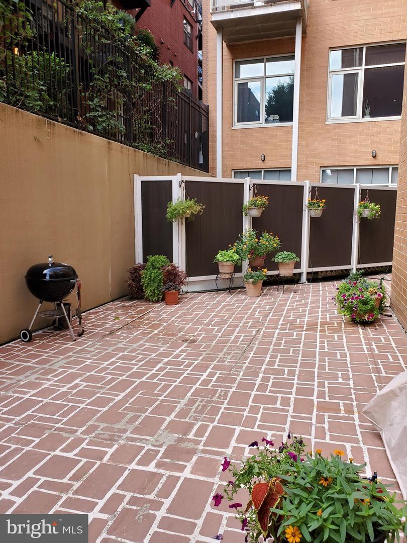 1348 Euclid St Nw #6 Property Photo 3