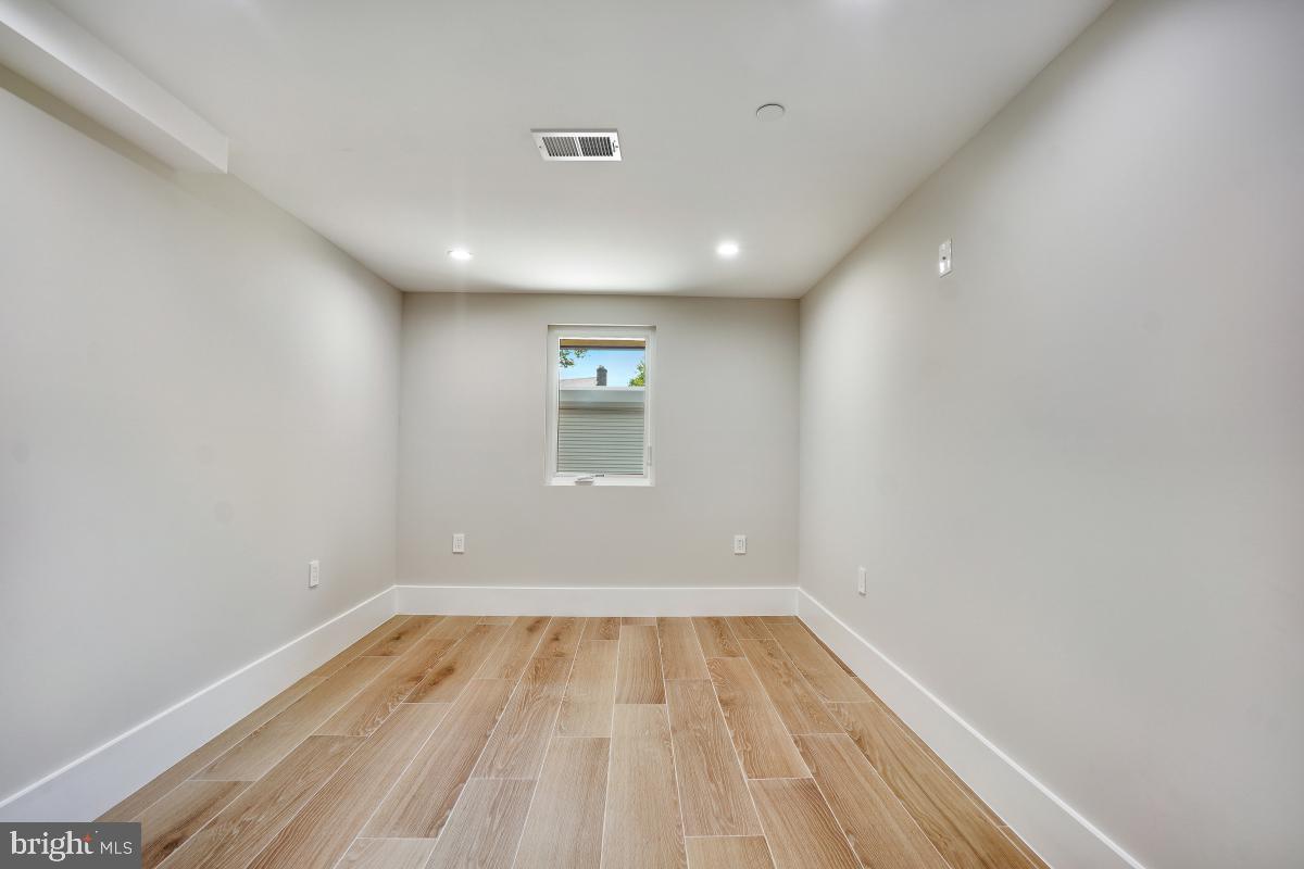 4214 14th St Nw Property Photo 54