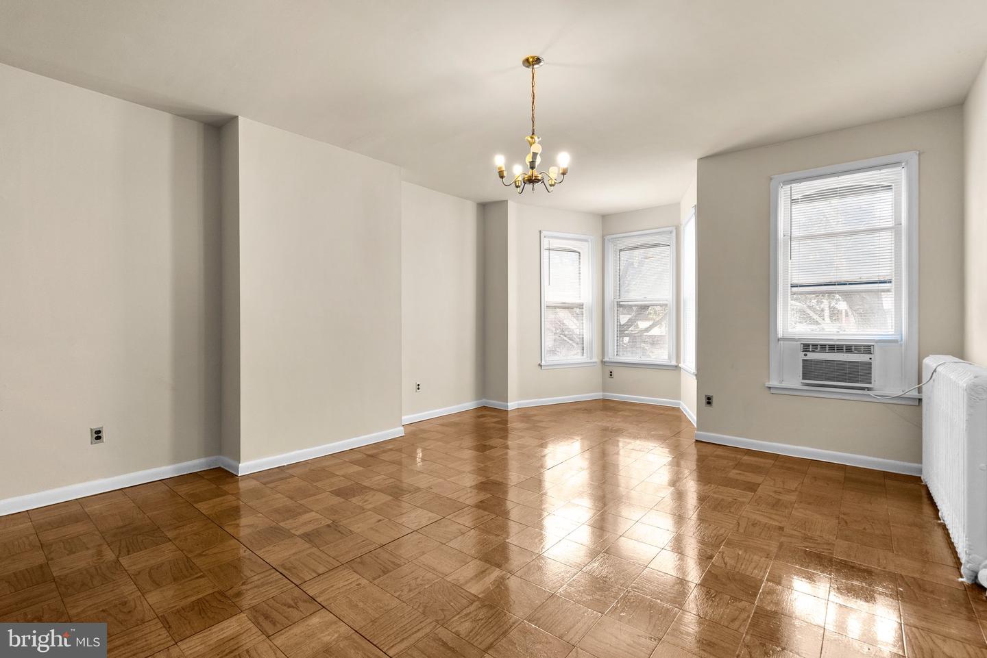 237 8th St Ne Property Photo 2