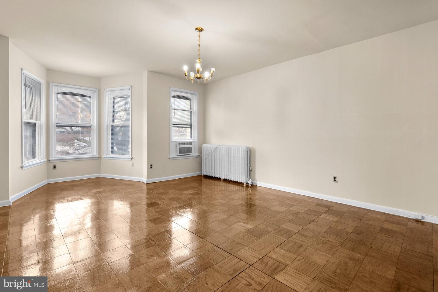 237 8th St Ne Property Photo 3