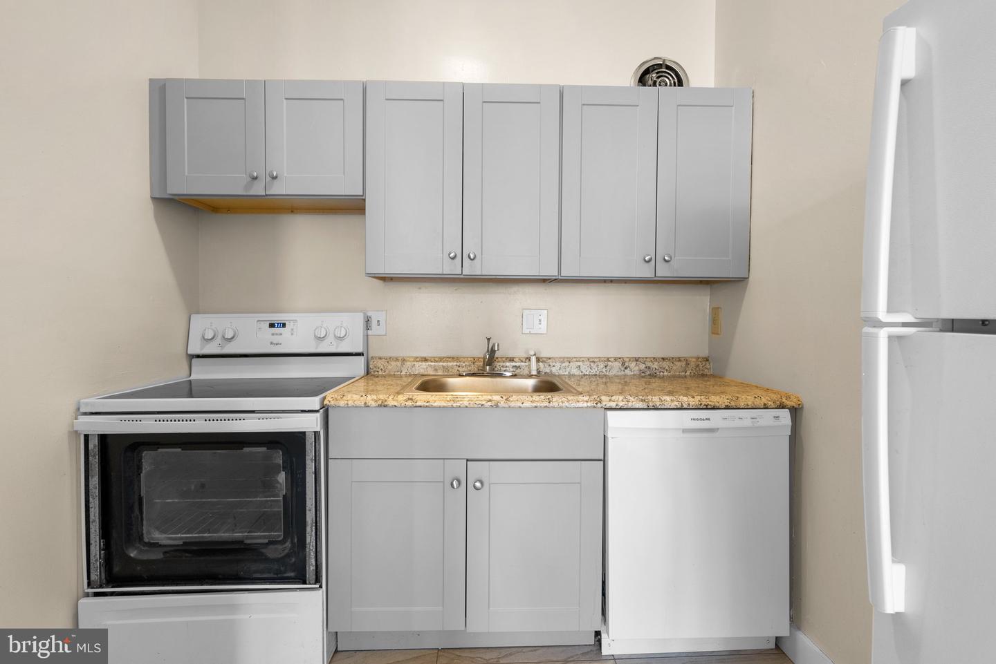 237 8th St Ne Property Photo 6