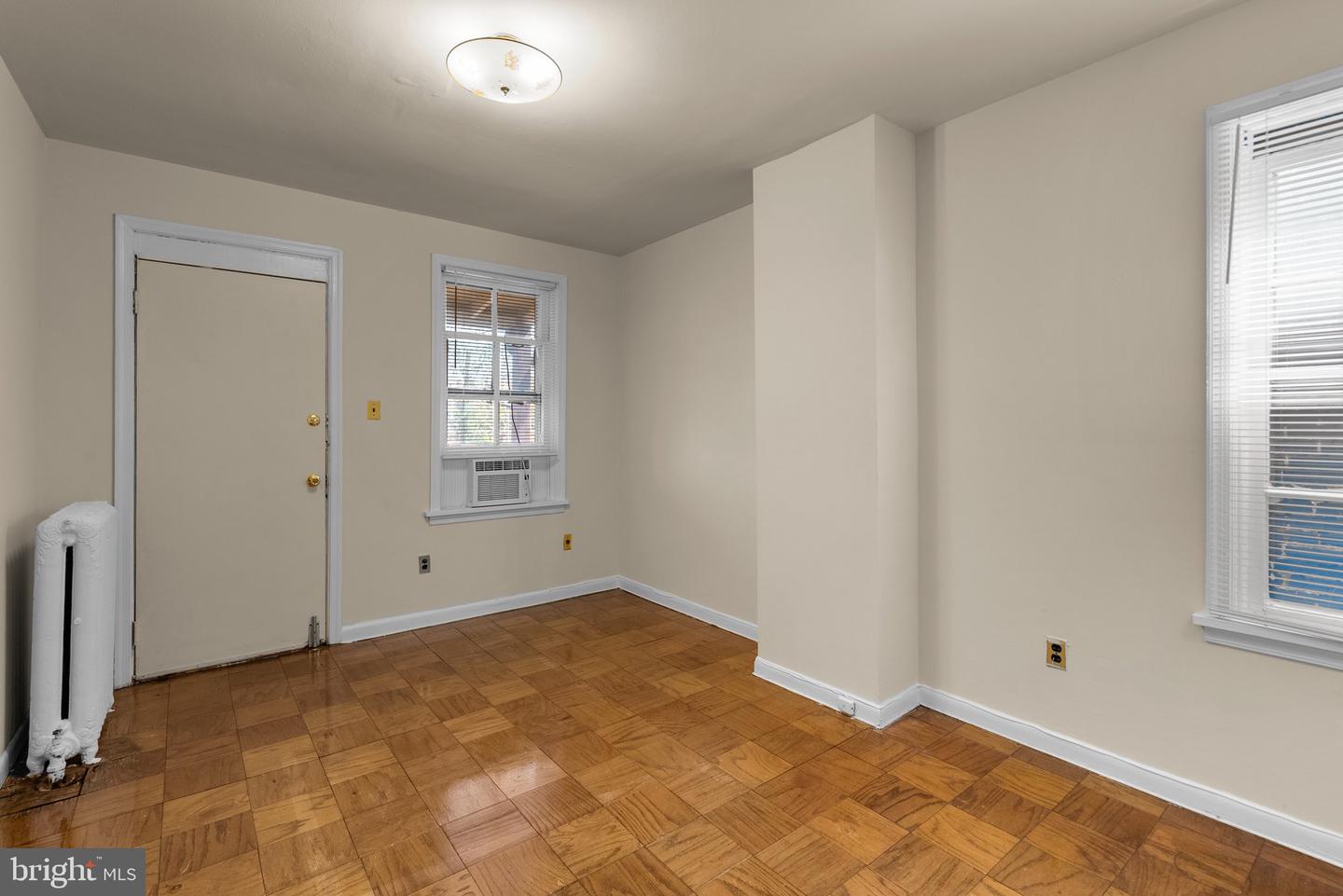 237 8th St Ne Property Photo 9