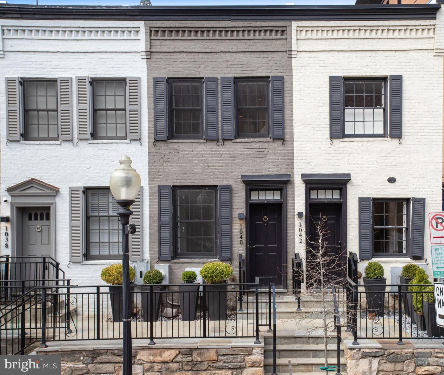 1040 31st St Nw Property Photo 1