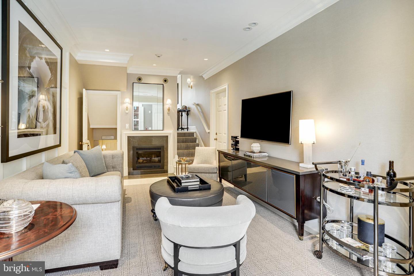 1040 31st St Nw Property Photo 3