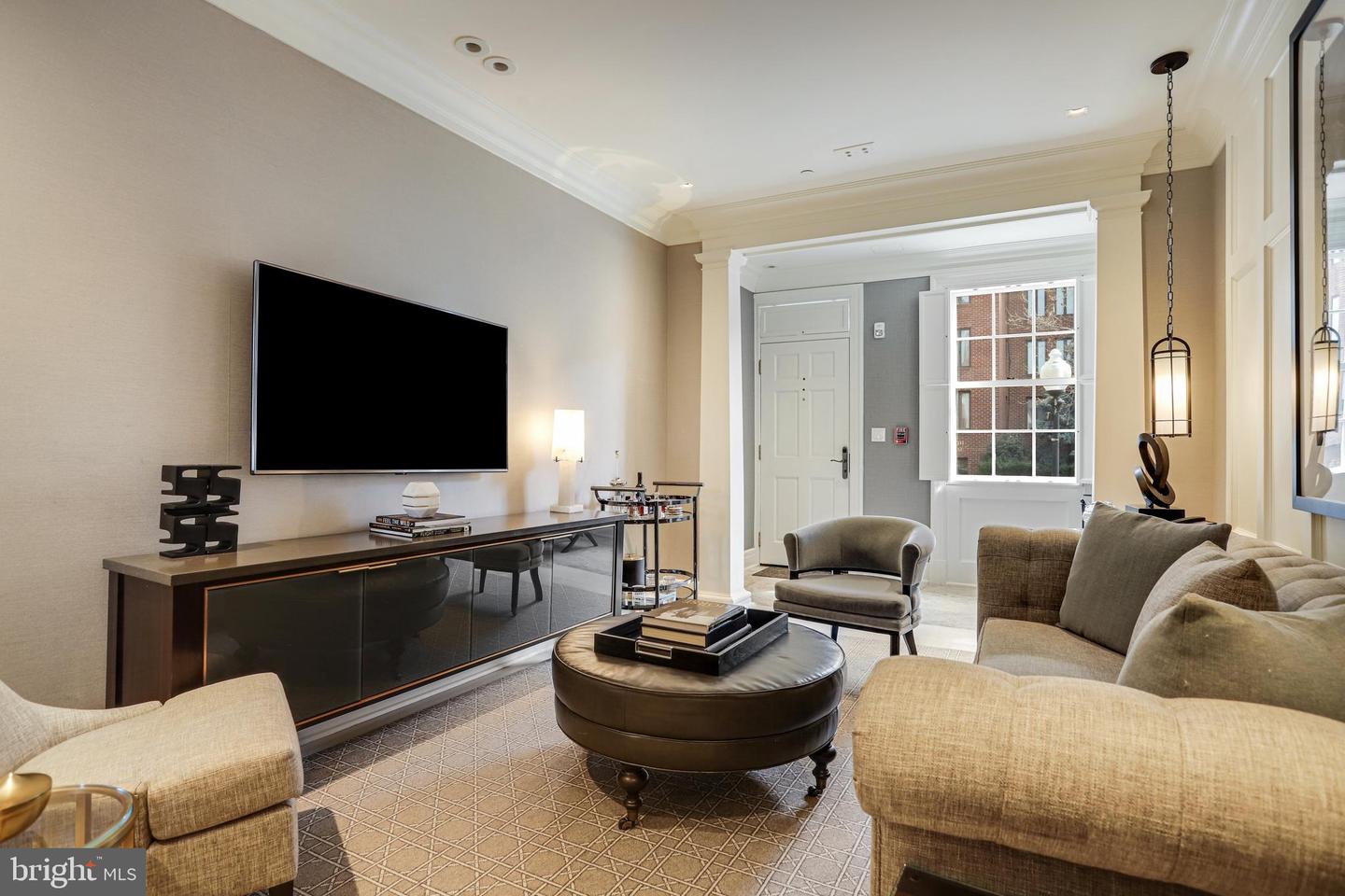 1040 31st St Nw Property Photo 5