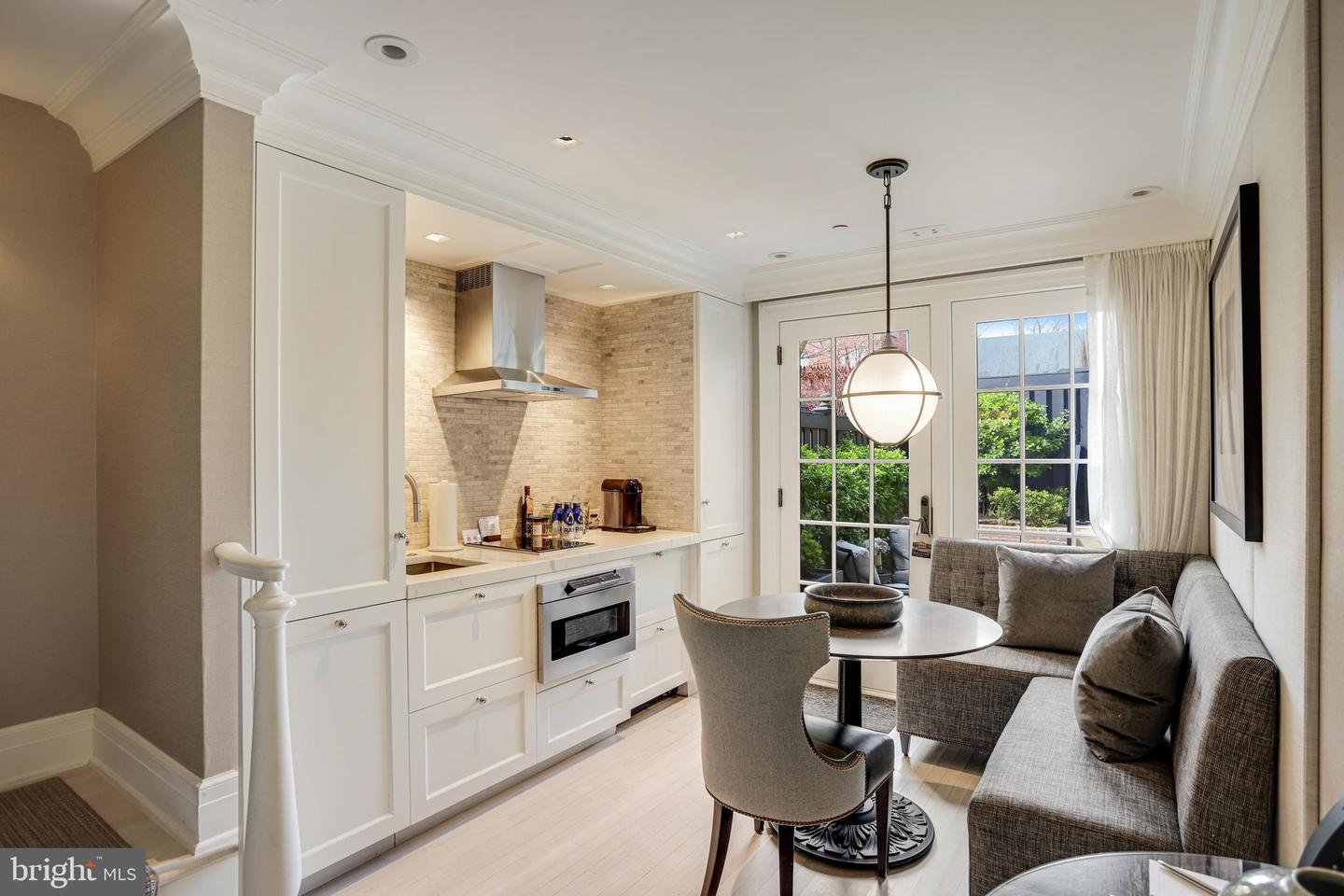 1040 31st St Nw Property Photo 11