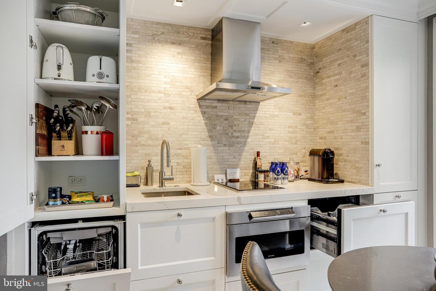 1040 31st St Nw Property Photo 14