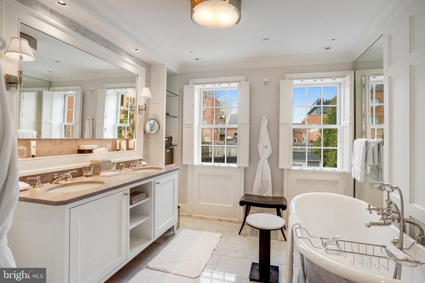 1040 31st St Nw Property Photo 22