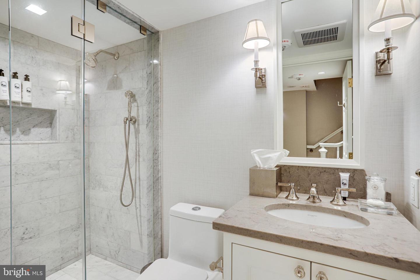 1040 31st St Nw Property Photo 23