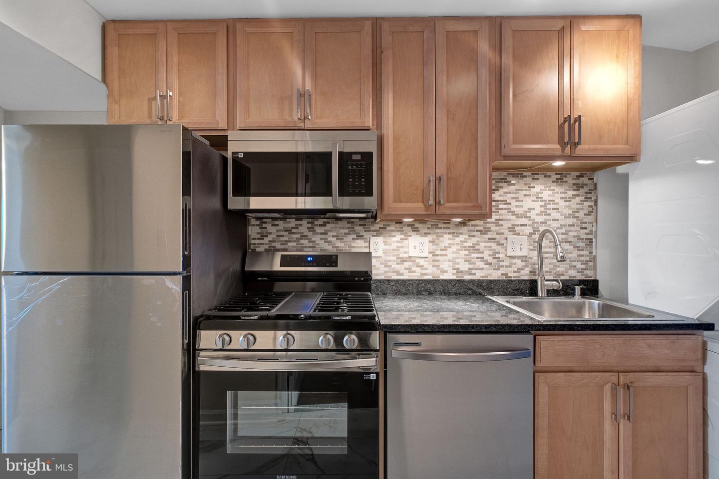88 Q St Sw #2 Property Photo 1