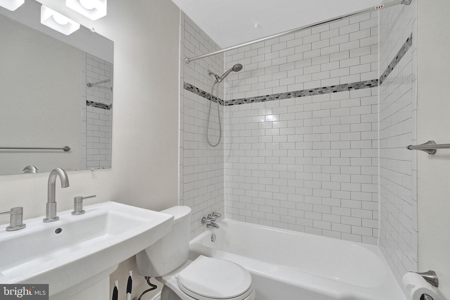 88 Q St Sw #2 Property Photo 9