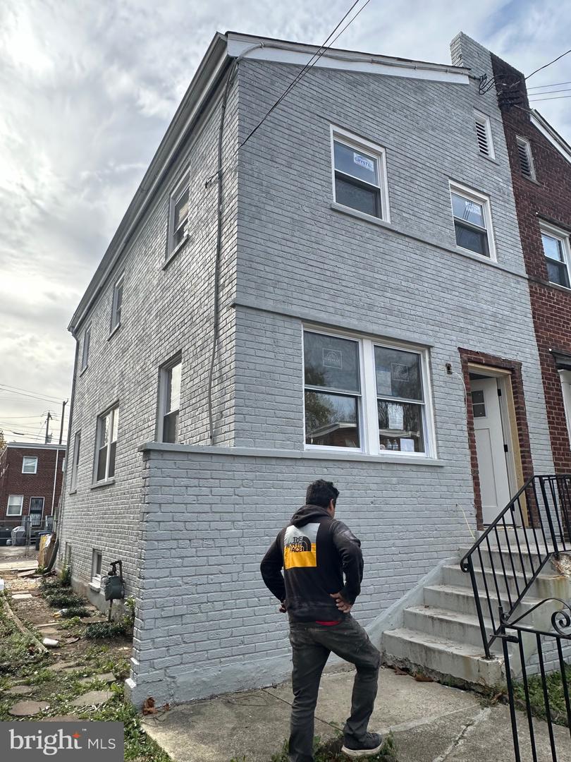 627 Darrington St Se Property Photo 2