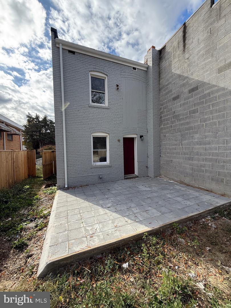 4542 Eads St Ne Property Photo 2