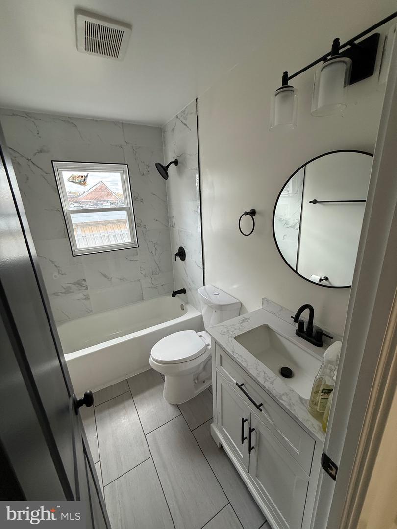 4542 Eads St Ne Property Photo 10